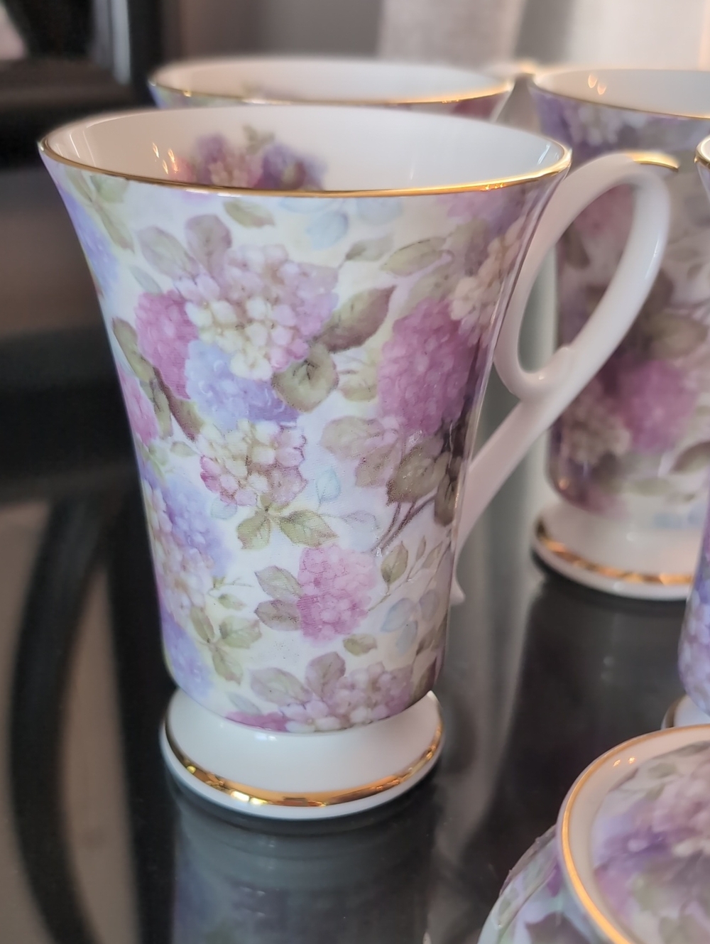 Royal Patrician Bone China Floral Tea Cups with Gold Trim - Picture 2 of 4